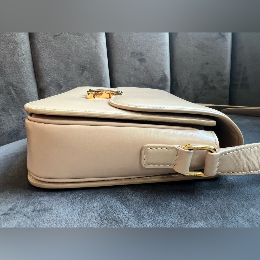 Celine Triomphe Beige Shoulder Bag Medium - Picture 6 of 14
